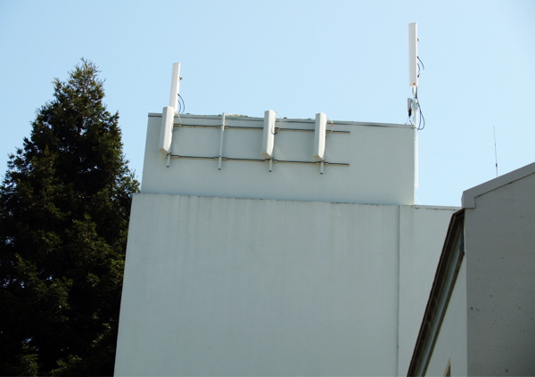 cell-towers_4-30-06.jpg